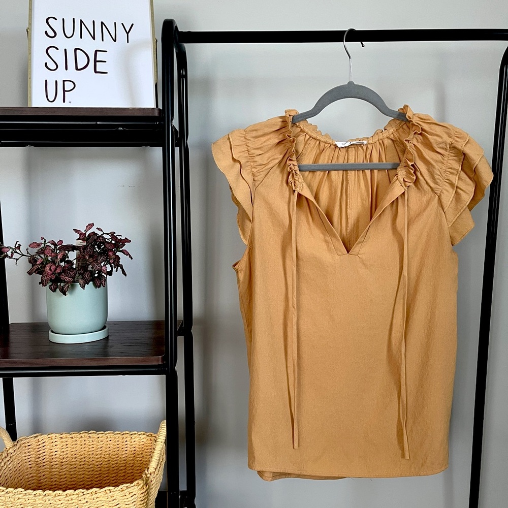 Carly Jean Los Angeles Olsen Blouse
